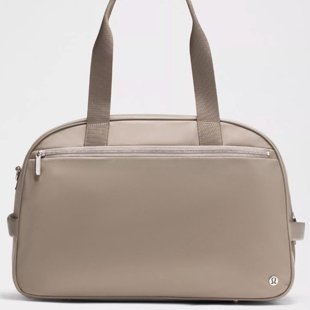 Lululemon City Essentials Duffle Bag NWT